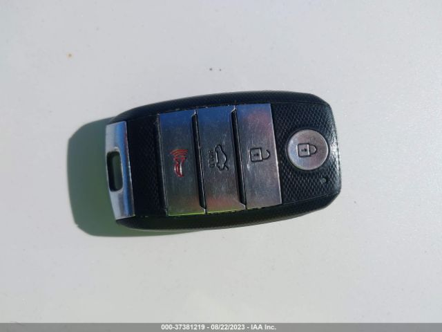 KNAGT4LC5H5008027 KIA Optima Hybrid Base