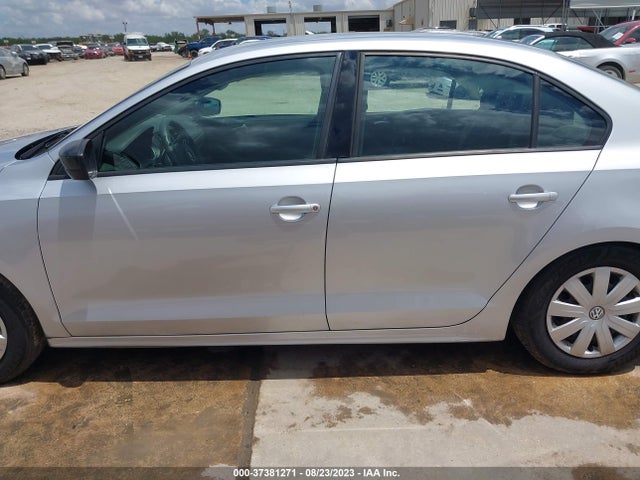 3VW267AJ7GM353718 Volkswagen Jetta Sedan 1.4t S