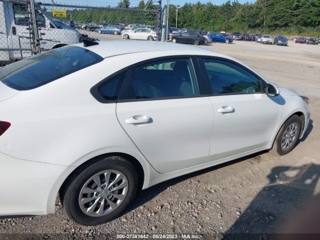 3KPF24ADXKE010042 KIA FORTE FE