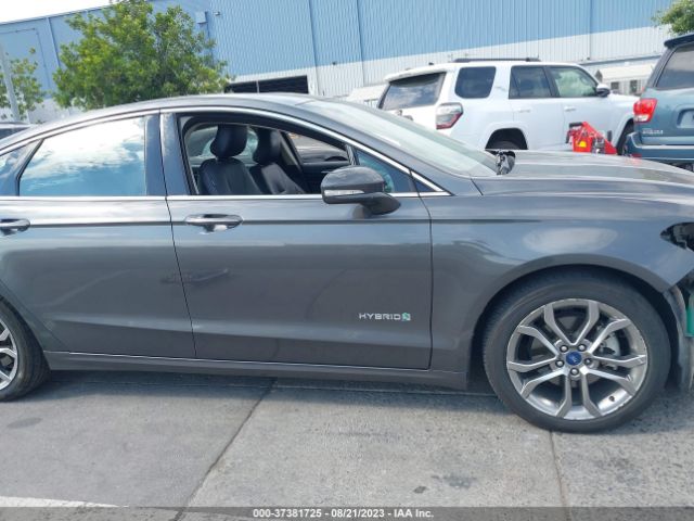 3FA6P0RU5KR206399 Ford Fusion Hybrid Titanium