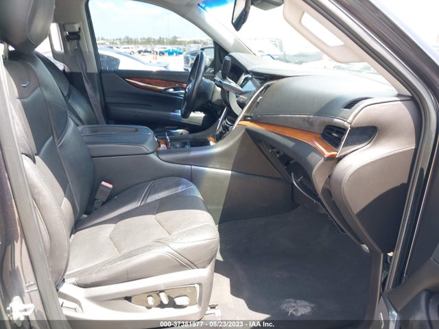 1GYS3BKJ8FR213004 Cadillac Escalade Luxury