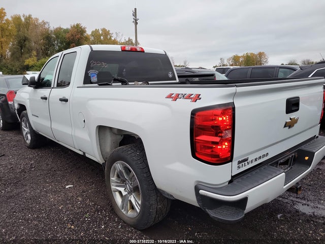 Chevrolet Silverado 1500 Custom 2018 1GCVKPEC8JZ114305 Image 3