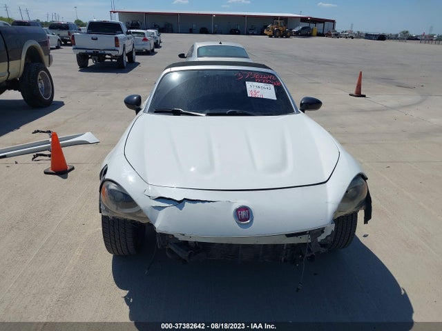 JC1NFAEK8H0101624 Fiat 124 Spider Lusso