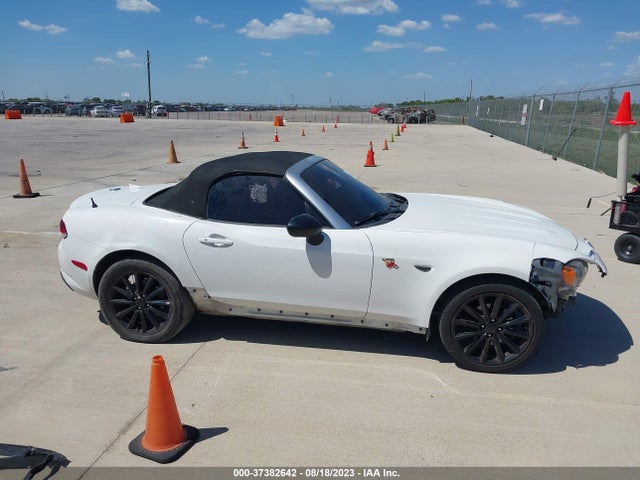JC1NFAEK8H0101624 Fiat 124 Spider Lusso