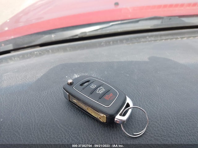 2015 HYUNDAI SONATA 2.4L SE VIN: 5NPE24AF1FH025091