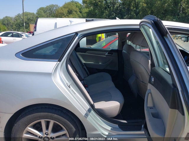 2015 HYUNDAI SONATA 2.4L SE VIN: 5NPE24AF1FH025091