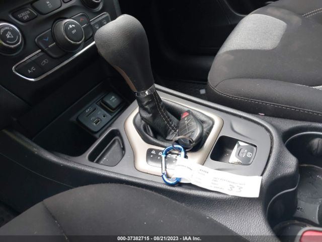 1C4PJLAB2HW654701 Jeep Cherokee Altitude