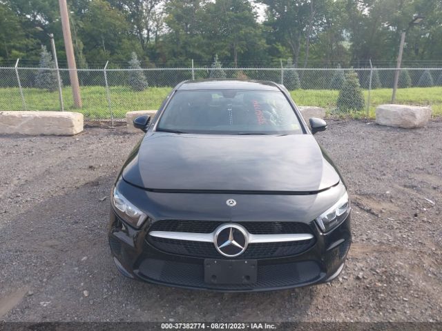 WDD3G4FB5LW037433 Mercedes-Benz A 220 4matic