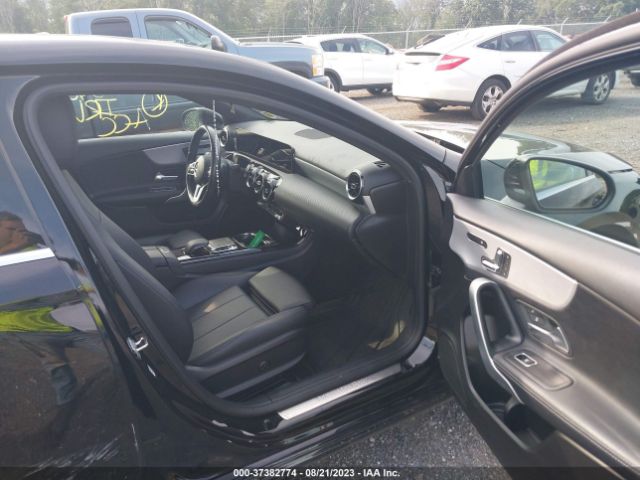 WDD3G4FB5LW037433 Mercedes-Benz A 220 4matic