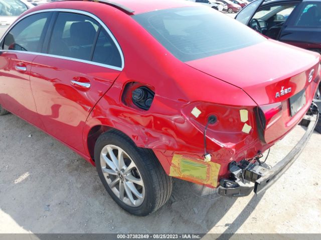 WDD3G4EB2LW039139 Mercedes-Benz A-class A 220