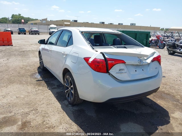 Toyota COROLLA SE 2017 5YFBURHE7HP634375 Image 3