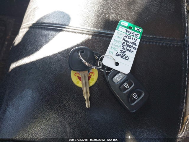 Hyundai ELANTRA SE 2014 5NPDH4AE7EH476400 Image 3