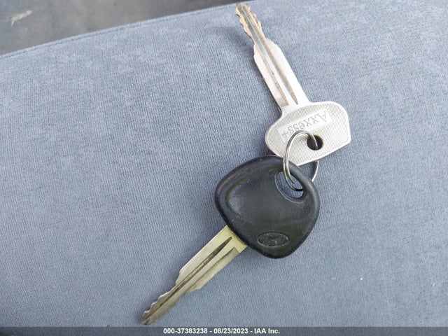 2000 HYUNDAI ELANTRA GLS VIN: KMHJF35F4YU000214