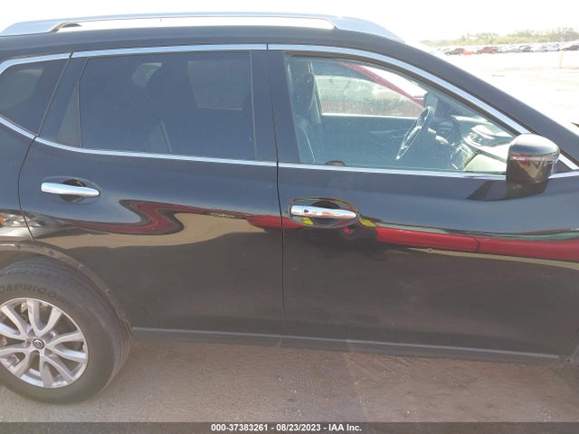 2018 NISSAN ROGUE SV VIN: KNMAT2MT0JP548391