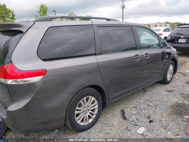 2014 TOYOTA SIENNA XLE/XLE AAS/LTD VIN: 5TDYK3DC1ES456015