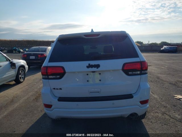 1C4RJFAG3JC121981 Jeep Grand Cherokee Altitude
