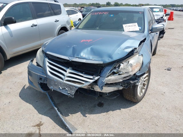 2011 HYUNDAI GENESIS VIN: KMHGC4DE5BU132830