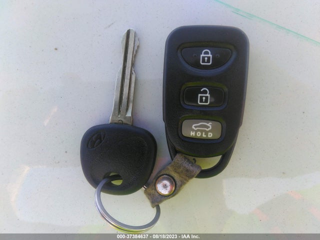 2013 HYUNDAI ELANTRA GLS PZEV VIN: KMHDH4AE2DU487918