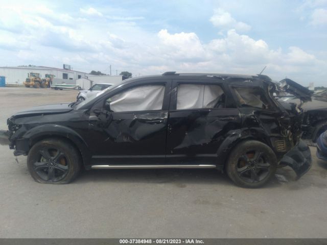3C4PDCGG9KT810028 Dodge Journey Crossroad