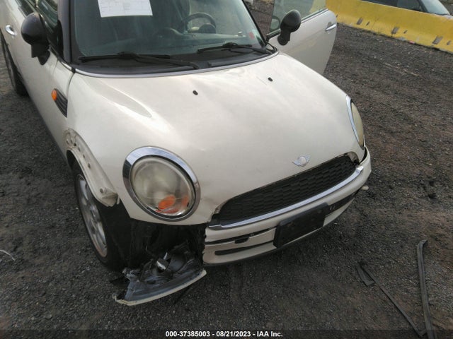 2007 MINI COOPER HARDTOP VIN: WMWMF33597TT54842