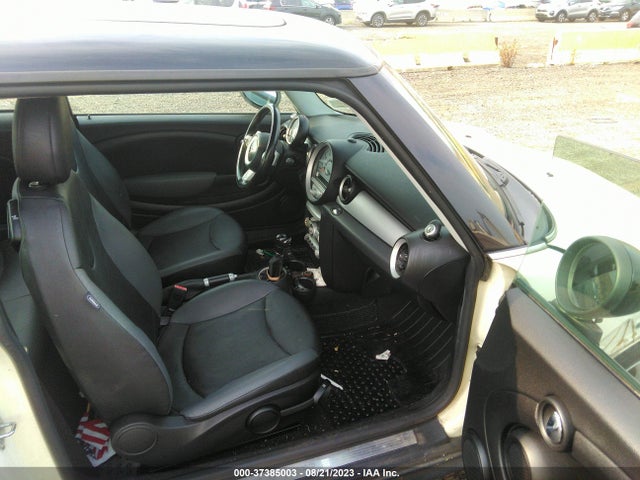 2007 MINI COOPER HARDTOP VIN: WMWMF33597TT54842