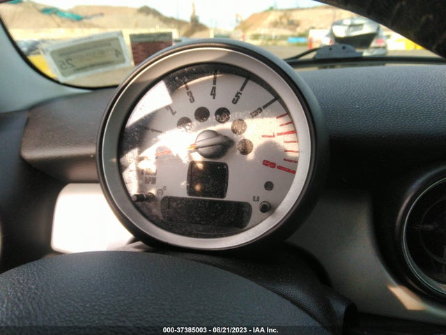 2007 MINI COOPER HARDTOP VIN: WMWMF33597TT54842