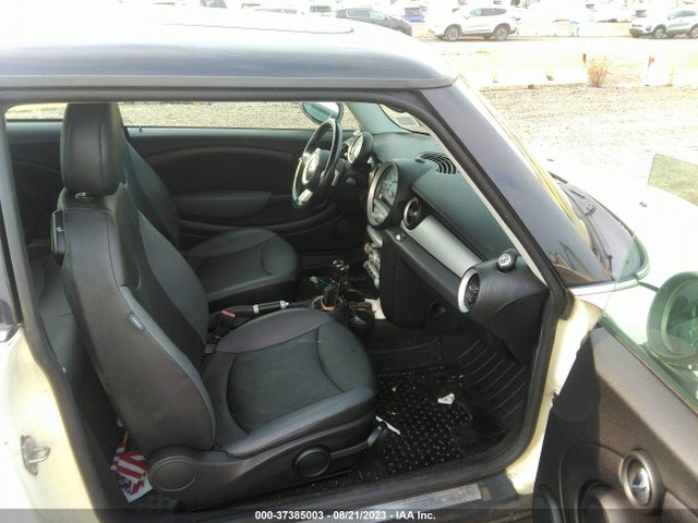 2007 MINI COOPER HARDTOP VIN: WMWMF33597TT54842