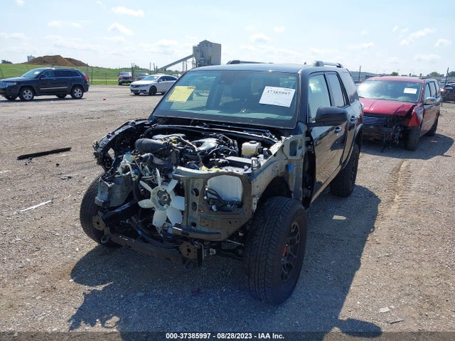 Toyota 4RUNNER SR5 2023 JTEMU5JR6P6098728 Image 2