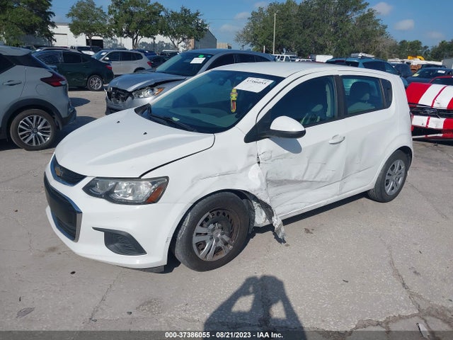 Chevrolet SONIC LT 2017 1G1JG6SH0H4167672 Image 2