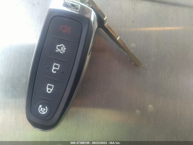 1FMCU9J98GUB01207 Ford Escape Titanium