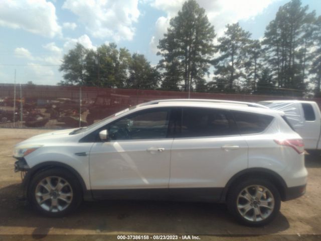 1FMCU9J98GUB01207 Ford Escape Titanium