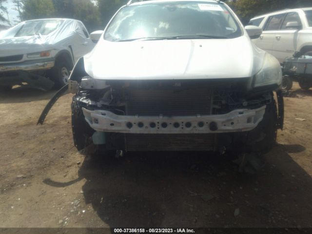 1FMCU9J98GUB01207 Ford Escape Titanium