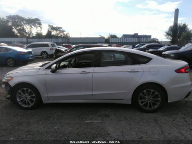3FA6P0HD8LR142751 Ford FUSION SE