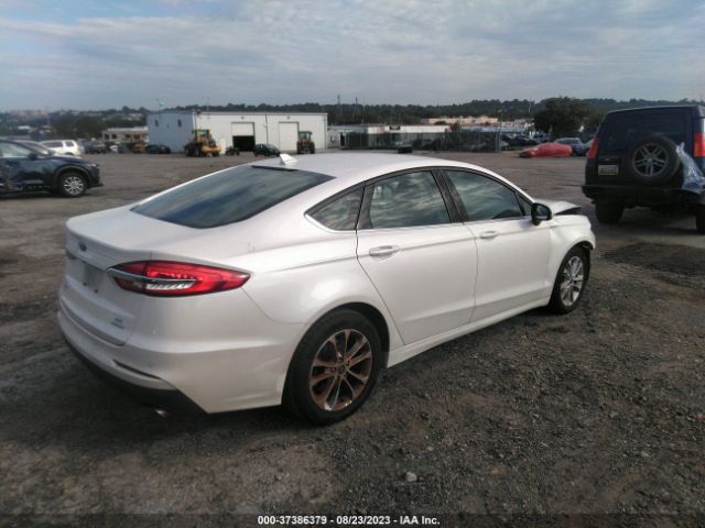 3FA6P0HD8LR142751 Ford FUSION SE
