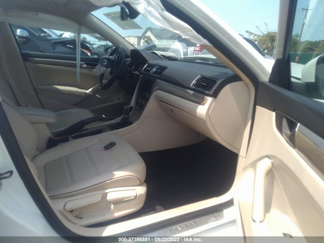 1VWGT7A35HC025183 Volkswagen Passat 1.8t Se W/technology
