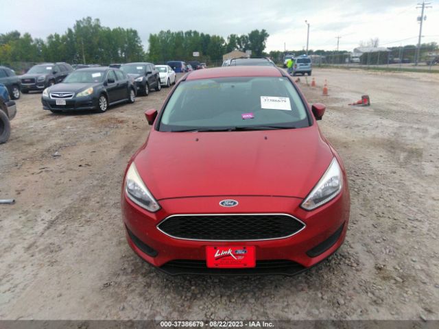 1FADP3F24JL292216 Ford FOCUS SE