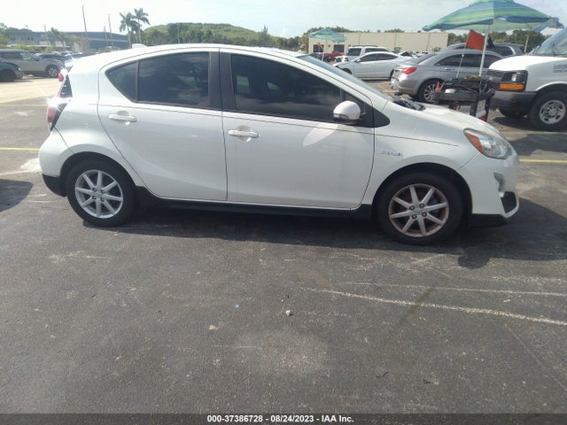 2017 Toyota Prius, VIN: JTDKDTB35H1593740