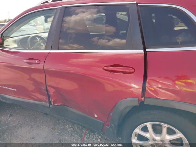 1C4PJLCB5FW677299 Jeep Cherokee Latitude