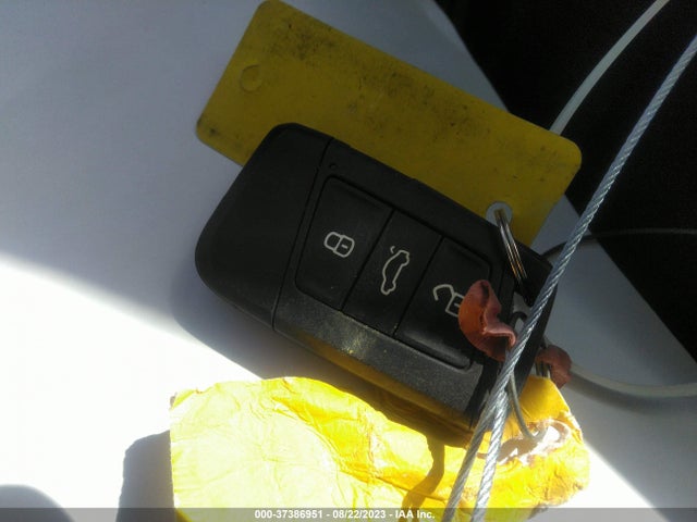 3VVDX7B23NM008040 Volkswagen TAOS S