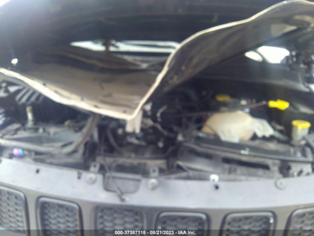 3C4NJDBB9KT621204 Jeep Compass Altitude