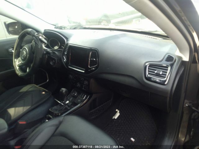 3C4NJDBB9KT621204 Jeep Compass Altitude