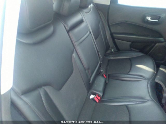 3C4NJDBB9KT621204 Jeep Compass Altitude