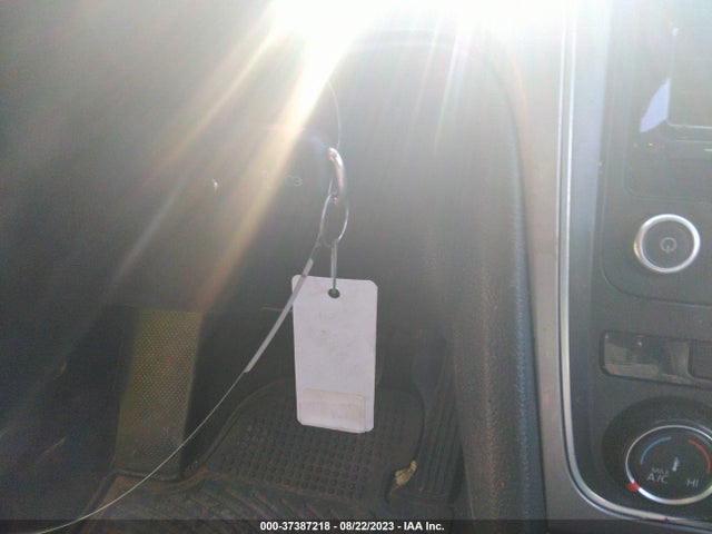 1VWAT7A37EC022190 Volkswagen Passat Wolfsburg Ed