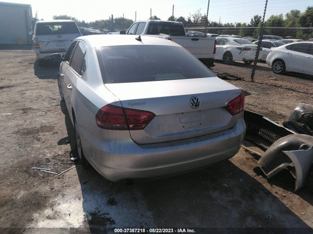 1VWAT7A37EC022190 Volkswagen Passat Wolfsburg Ed