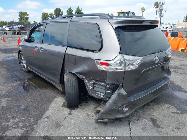 Toyota SIENNA SE 2017 5TDXZ3DC9HS847814 Image 3