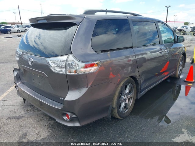 Toyota SIENNA SE 2017 5TDXZ3DC9HS847814 Image 4