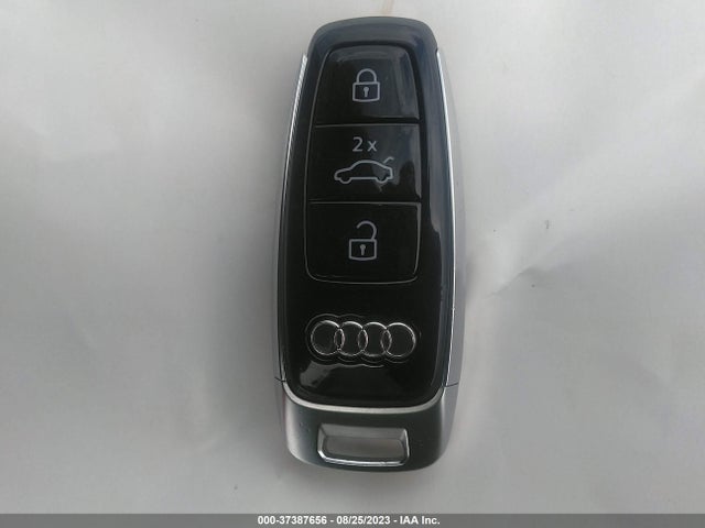 2020 Audi A6, VIN: WAUE8AF27LN060696