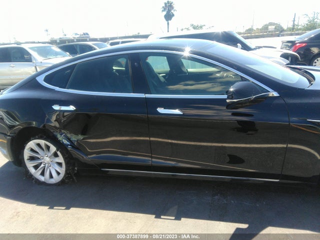 Tesla Model S 60/75 2017 5YJSA1E10HF215226 Image 12