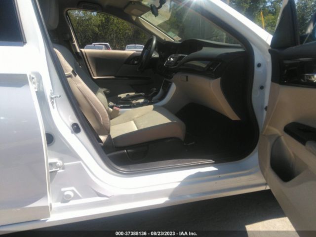 1HGCR2F32HA020483 Honda Accord Sedan Lx