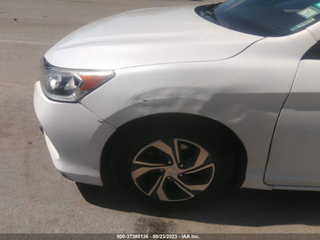 1HGCR2F32HA020483 Honda Accord Sedan Lx